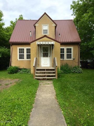 308 1st Ave, Hackett, MN 56623-2846