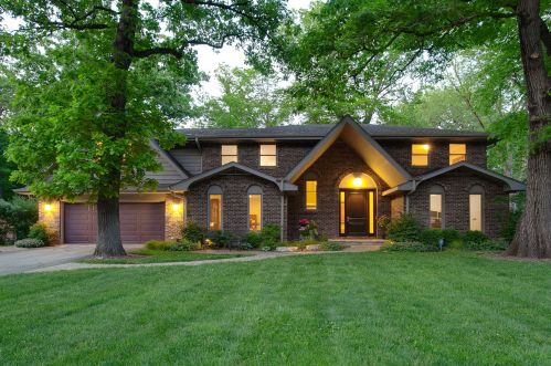 48 Cumberland Dr, Half Day, IL 60069-3109