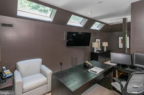 110 Brooks Bnd, Princeton NJ  08540-7545 exterior