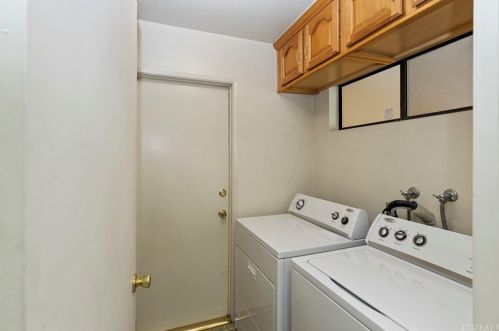 1181 Tiger Tail Dr, Riverside CA  92506-5423 exterior