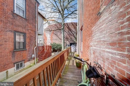 430 42 St, Philadelphia PA 19104-0044 exterior