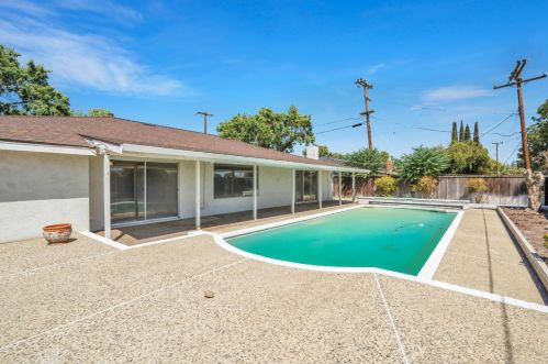 945 Madison Ave, Los Banos CA 93635-4820 exterior