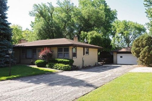 16365 Arlyd Rd, Half Day, IL 60069-4103