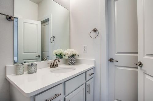 5811 Bryan Pkwy, Dallas TX 75206-8111 exterior