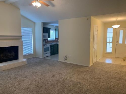 1204 Cardinal Oaks Dr, Midlothian TX  76063-6230 exterior