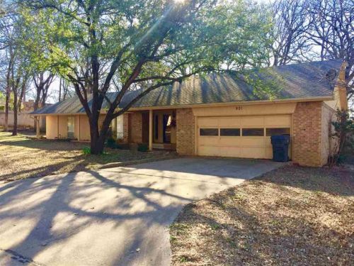 901 Hickory Ln, Ardmore, OK 73401-3435