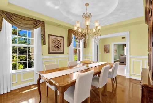 1156 Sugarbush Dr, Vista CA 92084-7464 exterior