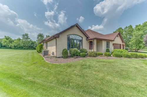10661 Shilling Rd, Frankfort, IL 60423-2311