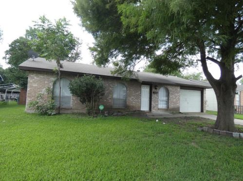 4009 Providence Dr, Garland TX  75043-2415 exterior