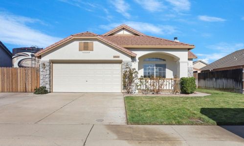 1821 Exeter Dr, Manteca, CA 95336-7020