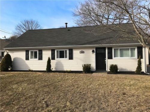 42 Berkshire Dr, Lincoln, RI 02802-1112
