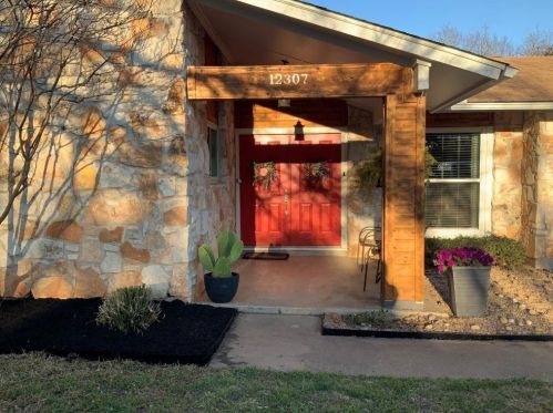 12307 Bent Cedar Cv, Austin, TX 78750-1027