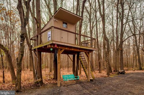 6132 Shady Side Rd, Shady Side MD exterior