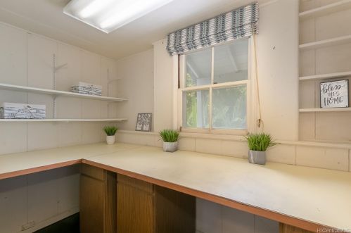 3136 Alika Ave, Honolulu HI  96817-1103 exterior