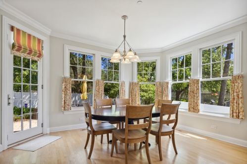 267 Middaugh Rd, Willowbrook IL  60514-1067 exterior