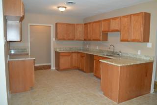 204 Meredith St, Marshall, TX 75670-6826