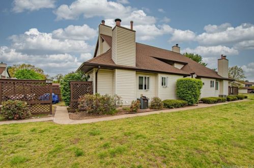 21 Arthur Dr, Wapping, CT 06074-3642