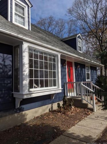 13 Sanford Dr, Huntington, CT 06484-5507
