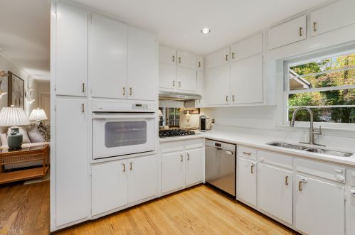 445 Highbrook Dr, Atlanta GA  30342-2316 exterior