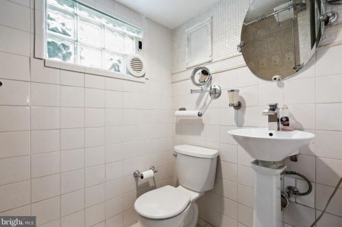 2009 Forest Hill Dr, Silver Spring MD 20903-1532 exterior