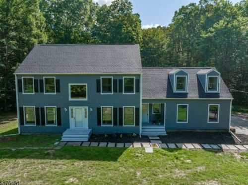 268 Anderson Rd, Clinton, NJ 08809-1057