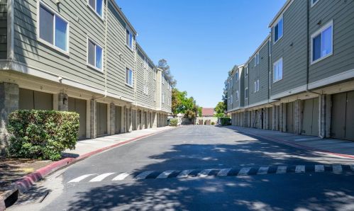 89 Castlebridge Dr, San Jose, CA 95116-1380