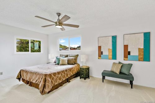 1043 Kaumoku St, Honolulu HI  96825-1307 exterior