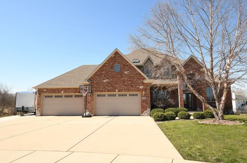 26448 Edinburg Ct, Minooka, IL 60410-5598
