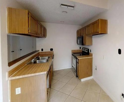 6708 Roxanne Way, Fort Worth TX  76135-1512 exterior