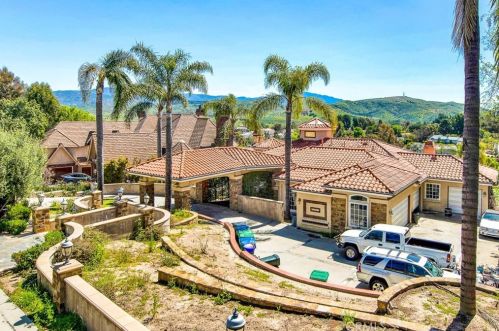10011 Foxrun Rd, Santa Ana, CA 92705-6419