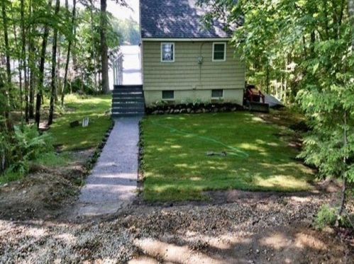 60 Harlan Dr, Barrington, NH 03825-4217