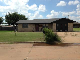 207 Vona St, Fairview, OK 73737-9737