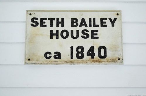 134 High St, East Hampton, CT 06424-2113