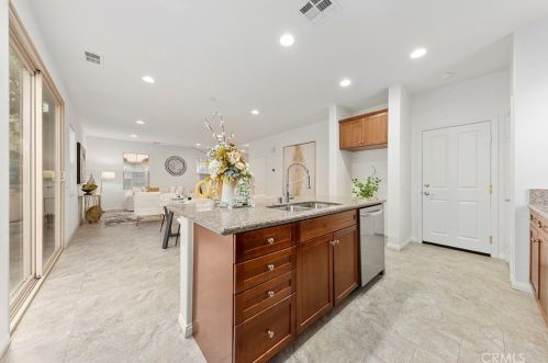 58 Latitude, Irvine CA  92618-8821 exterior