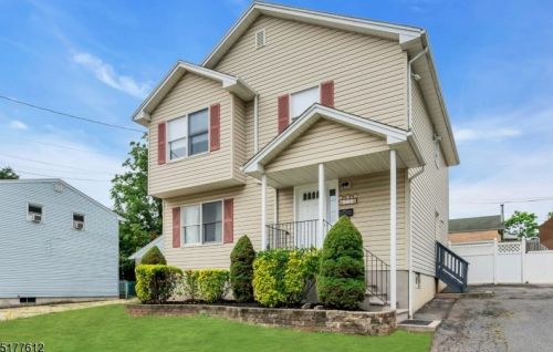 220 12th Ave, Manville, NJ 08835-1738