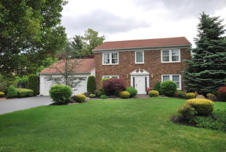 4 Regal Ct, Holmdel Village, NJ 07733-1051