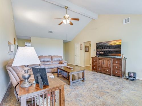 10000 Gainsborough Dr, Spring Branch TX 78070-6408 exterior