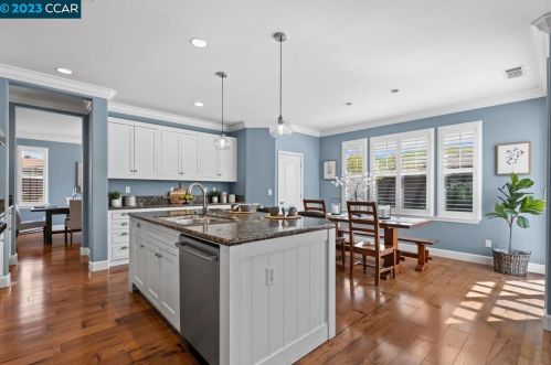 952 Maplegate Ct, Concord CA  94521-5450 exterior