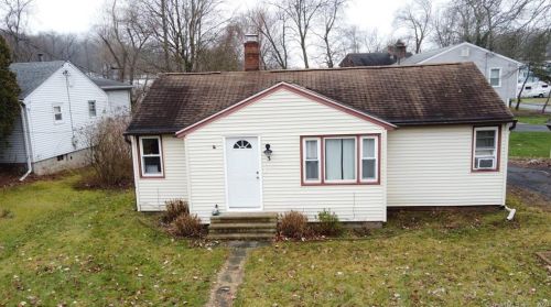 3 Whitney Ln, Kensington, CT 06037-4018