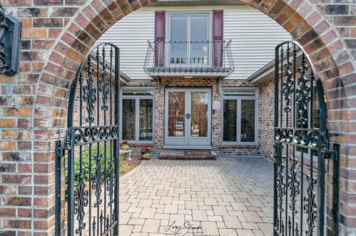 281 Cardinal Dr, Hanover Park, IL 60108-1348