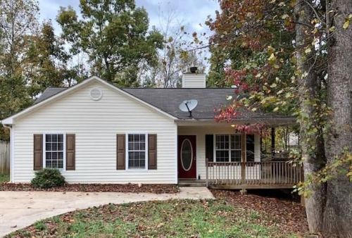 8950 Fairlane Trl, Gainesville, GA 30506-4815