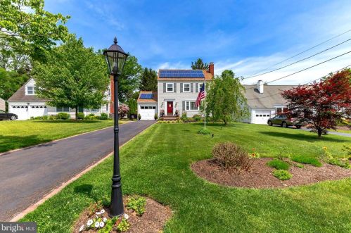 30 Hilltop Rd, Trenton, NJ 08638-1404