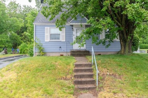 37 Berkley Ave, Southington, CT 06489-3740