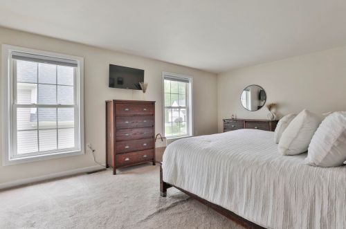 32 Barbara Ln, Hudson NH  03051-3770 exterior