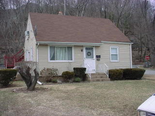 31 Maple Ave, Bloomingdale, NJ 07403-1826