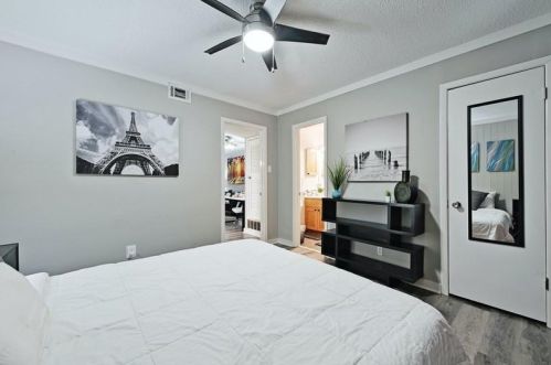 711 Eberhart Ln, Austin TX  78745-3157 exterior