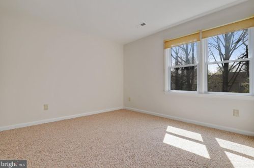 125 Snowy Owl Dr, Silver Spring MD 20901-1656 exterior