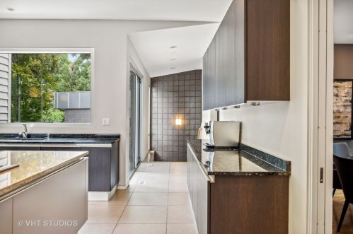 11300 79th St, Willowbrook IL  60527-5107 exterior