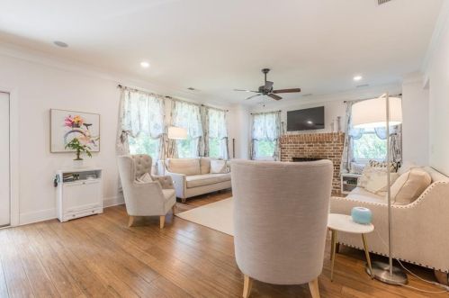 1648 Beacon Hill Blvd, Atlanta GA  30329-2556 exterior