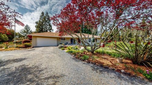 1022 Martin Ln, Sebastopol, CA 95472-2534